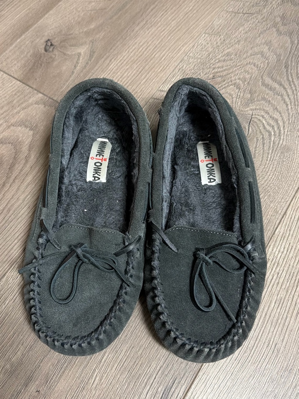 Minnetonka Woman’s Grey Suede Moccasin Slippers